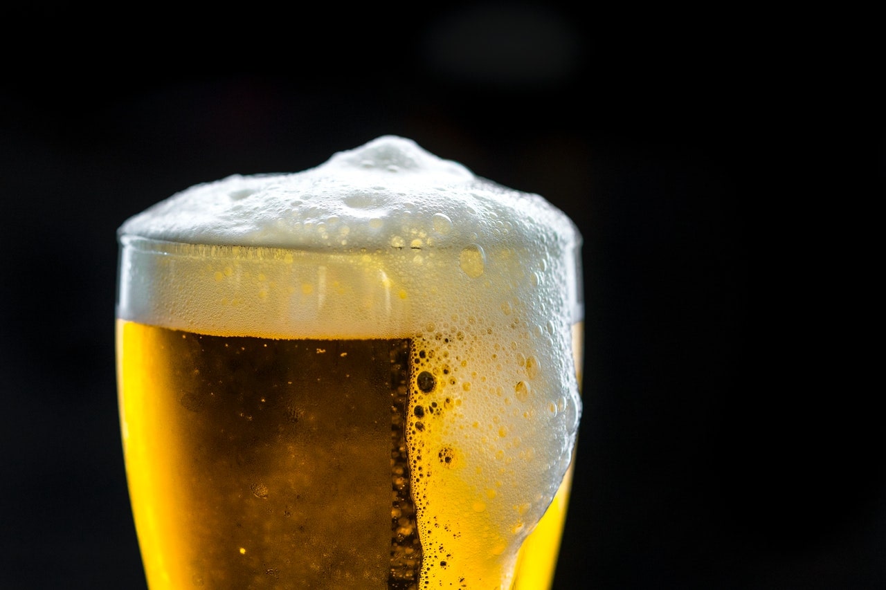 alcohol-beer-beverage-1571701-min