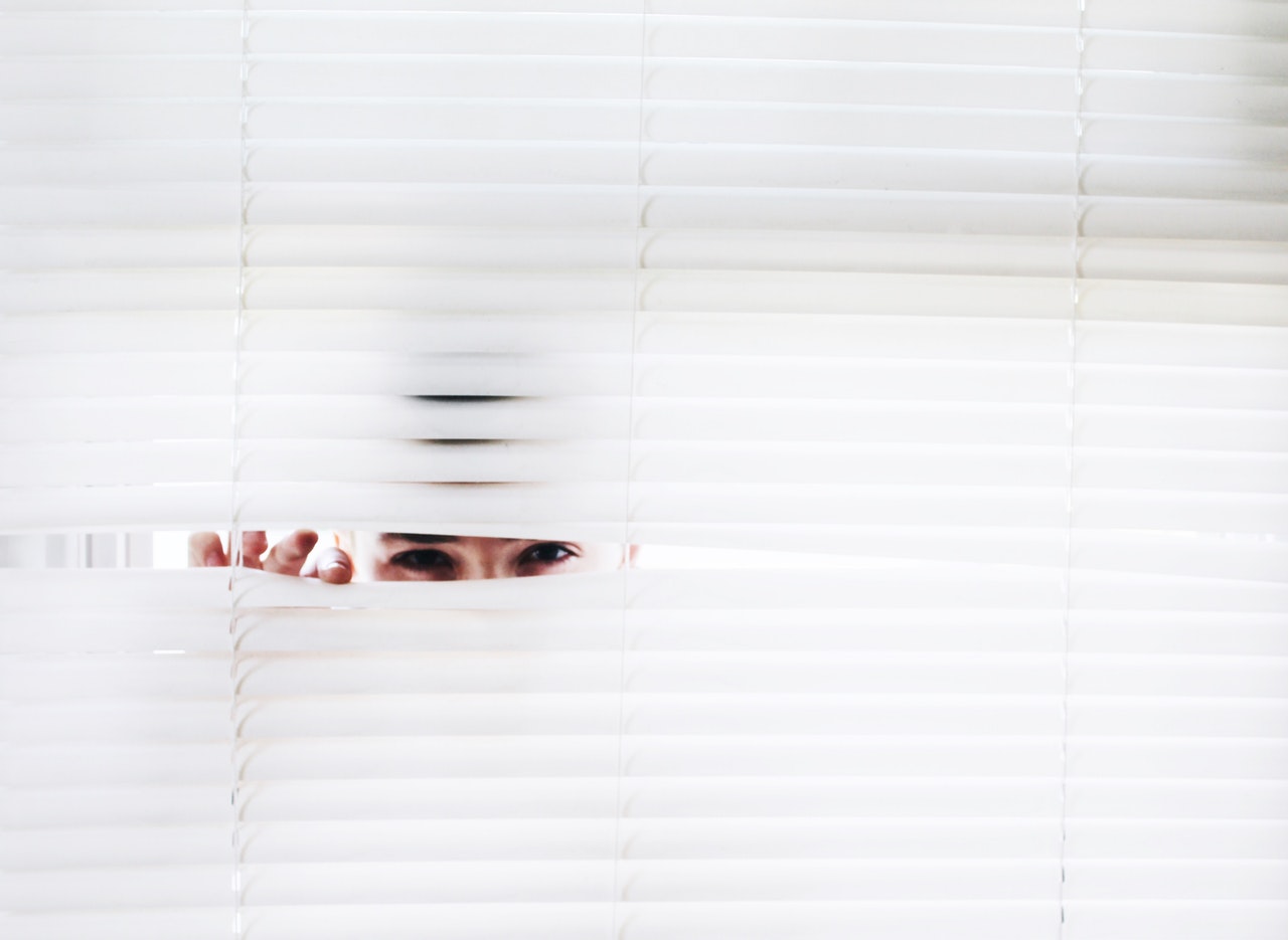 photography-of-person-peeking-906018