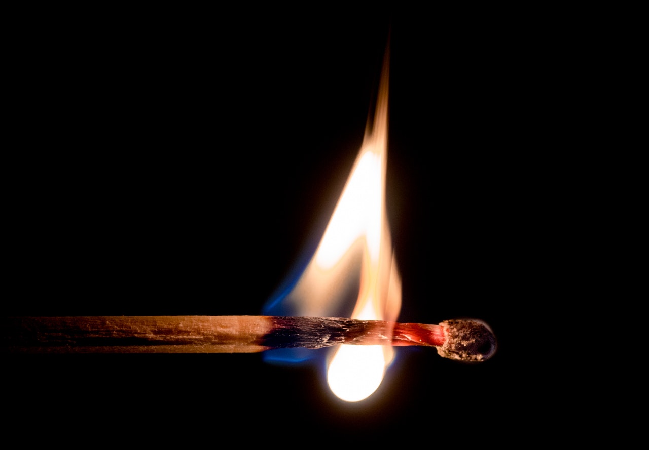 20200306165200_wood-fire-hot-glow