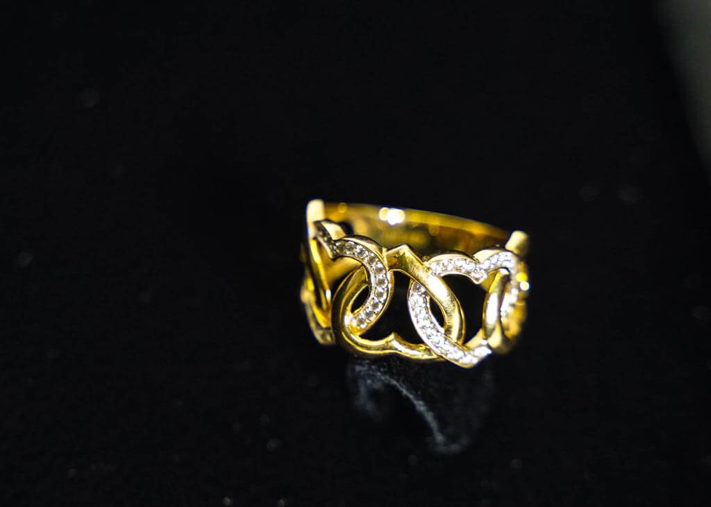 Band of hearts gold ring