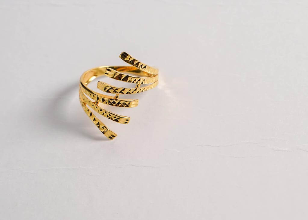 Unique gold ring